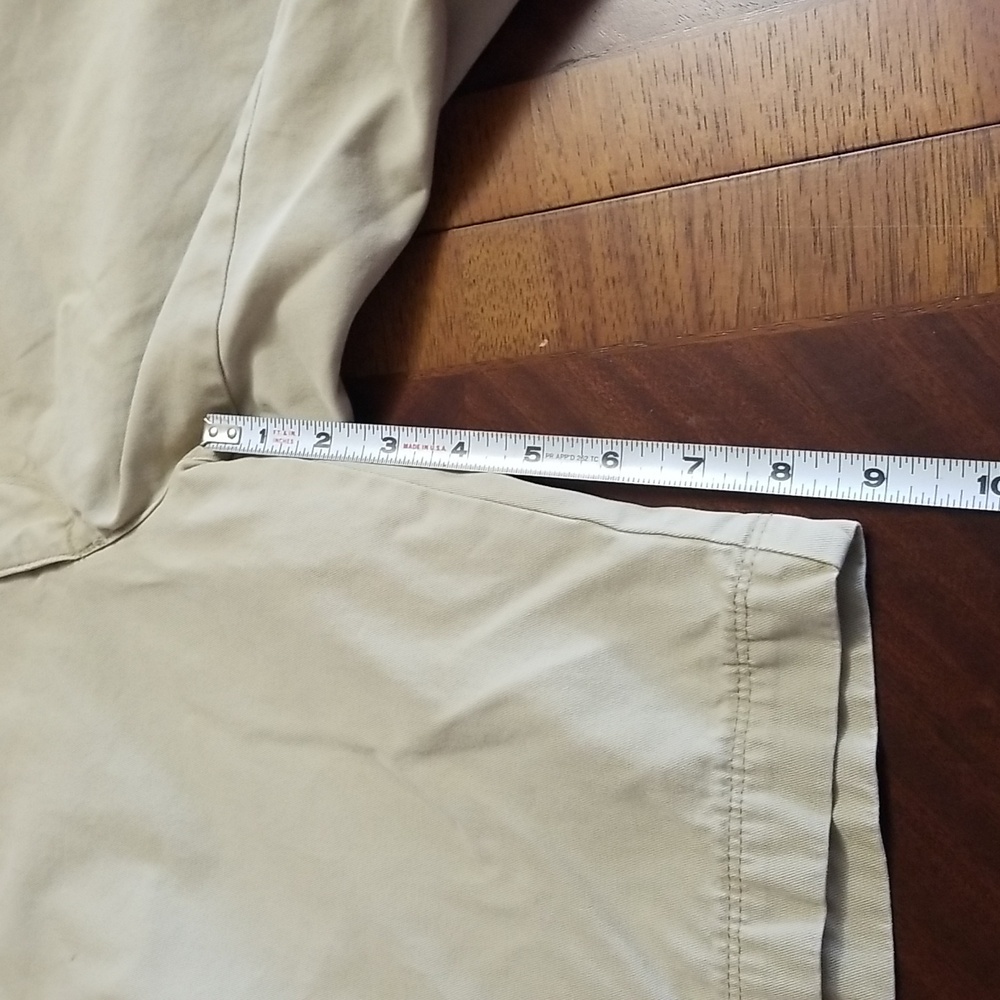 Dockers Khaki Men's Shorts - Picture 8 of 9